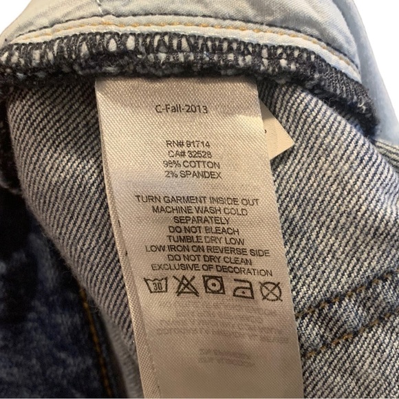 A/X Armani Exchange Boyfriend Cropped Jean - Picture 9 of 11